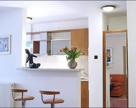 Eva בוקרשט